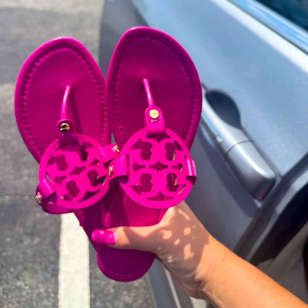 Tory burch fuchsia millers